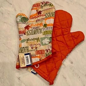 NWT Fall Decor Oven Mitts Decorations Thanksgiving